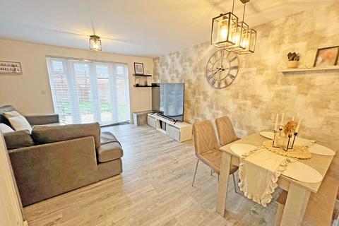 2 bedroom townhouse for sale, Centurian Drive, Kirby Muxloe, Leicester, Leicestershire, LE9 2DU