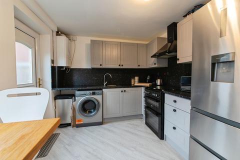 2 bedroom semi-detached house for sale, Nunburnholme Park, Hull