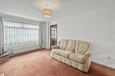 3 bedroom terraced house to rent, Godfrey Drive, Kirk Hallam, DE7 4HS