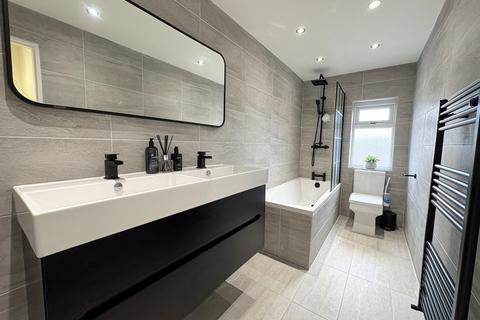 2 bedroom terraced house to rent, Poplar Avenue, Bolton, BL1