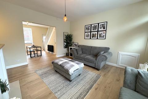 2 bedroom terraced house to rent, Poplar Avenue, Bolton, BL1