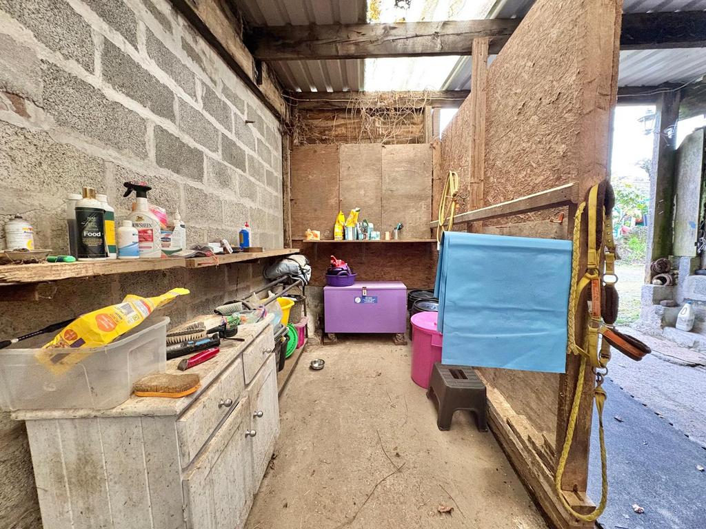 Feed Area/ Wash Down