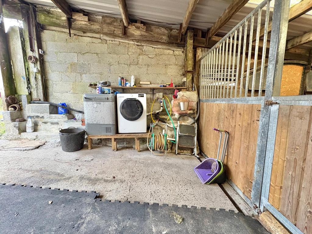 Feed Area/ Wash Down