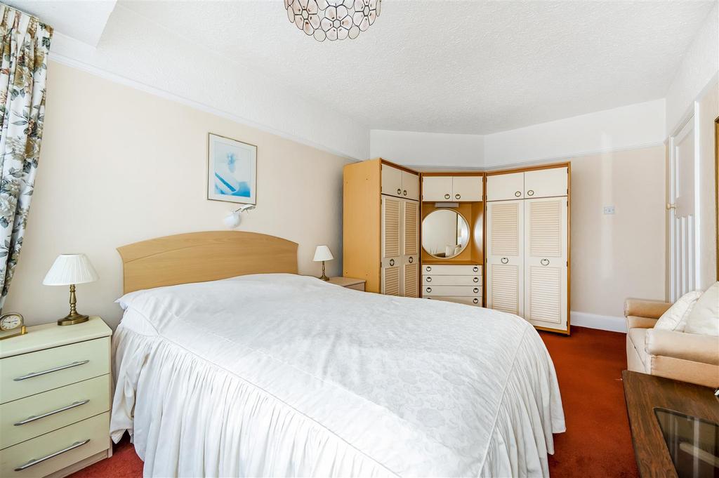 Bedroom 1.jpg