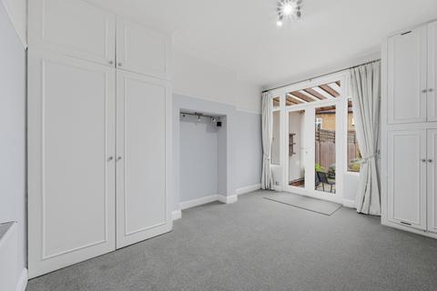 1 bedroom apartment to rent, Kingswood Road, London SW19