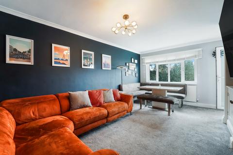 2 bedroom apartment to rent, Sycamore Road, London SW19