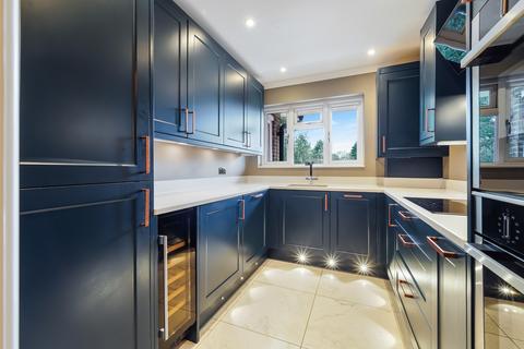 2 bedroom apartment to rent, Sycamore Road, London SW19