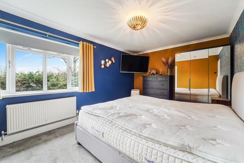 2 bedroom apartment to rent, Sycamore Road, London SW19