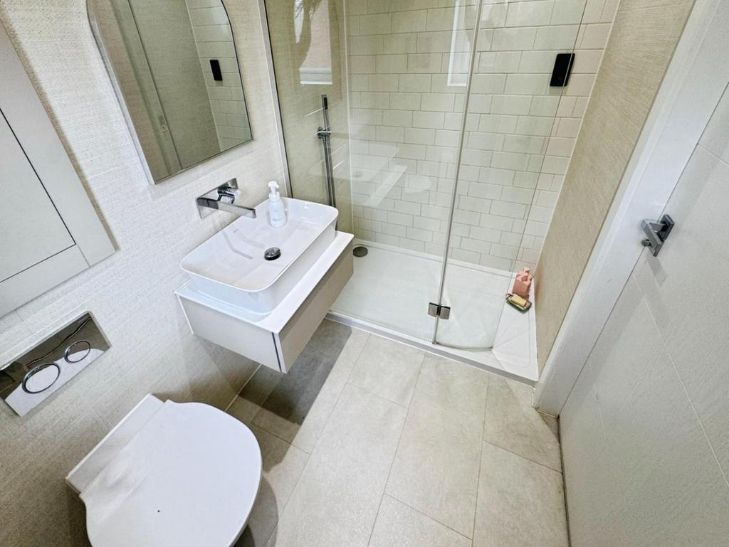 Ensuite.jpeg