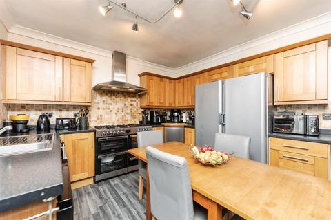 4 bedroom semi-detached house for sale, Barnsley Road, Hemsworth, Pontefract