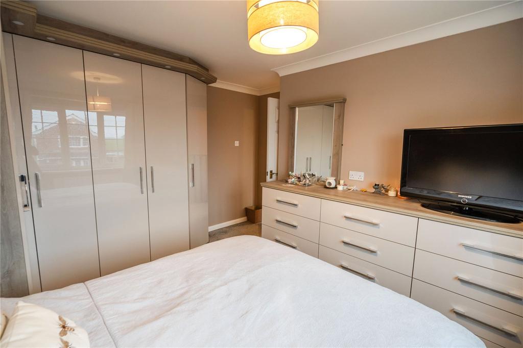 Bedroom 1 (2)