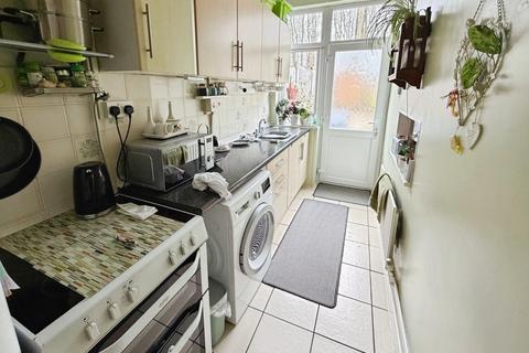 2 bedroom end of terrace house for sale, Leek Road, Staffordshire ST1