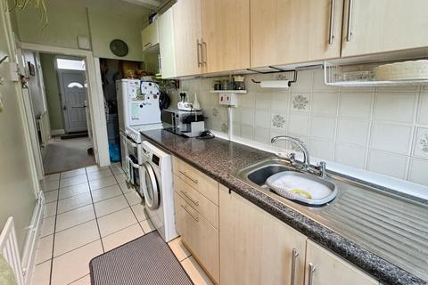 2 bedroom end of terrace house for sale, Leek Road, Staffordshire ST1