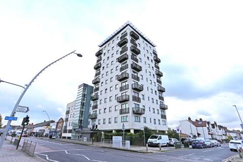 2 bedroom apartment for sale, High Road, Romford RM6