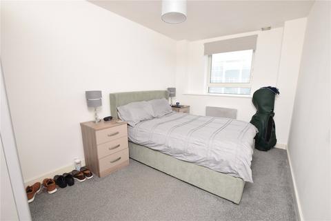 2 bedroom apartment for sale, High Road, Romford RM6