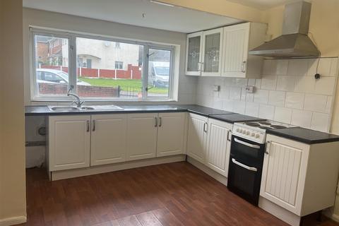 3 bedroom semi-detached house to rent, Waverley Road, Bloxwich