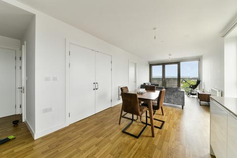 2 bedroom apartment to rent, Apex Gardens, Seven Sisters London N15