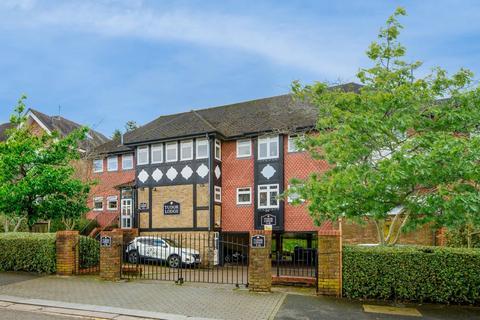 2 bedroom apartment to rent, HOLDEN ROAD, FINCHLEY, N12