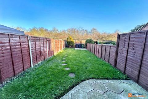 3 bedroom terraced house to rent, Campbell Drive, Gunthorpe, Peterborough, PE4