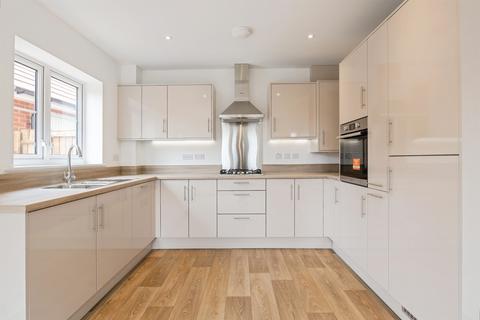 3 bedroom detached house for sale, Robin Close, Attleborough