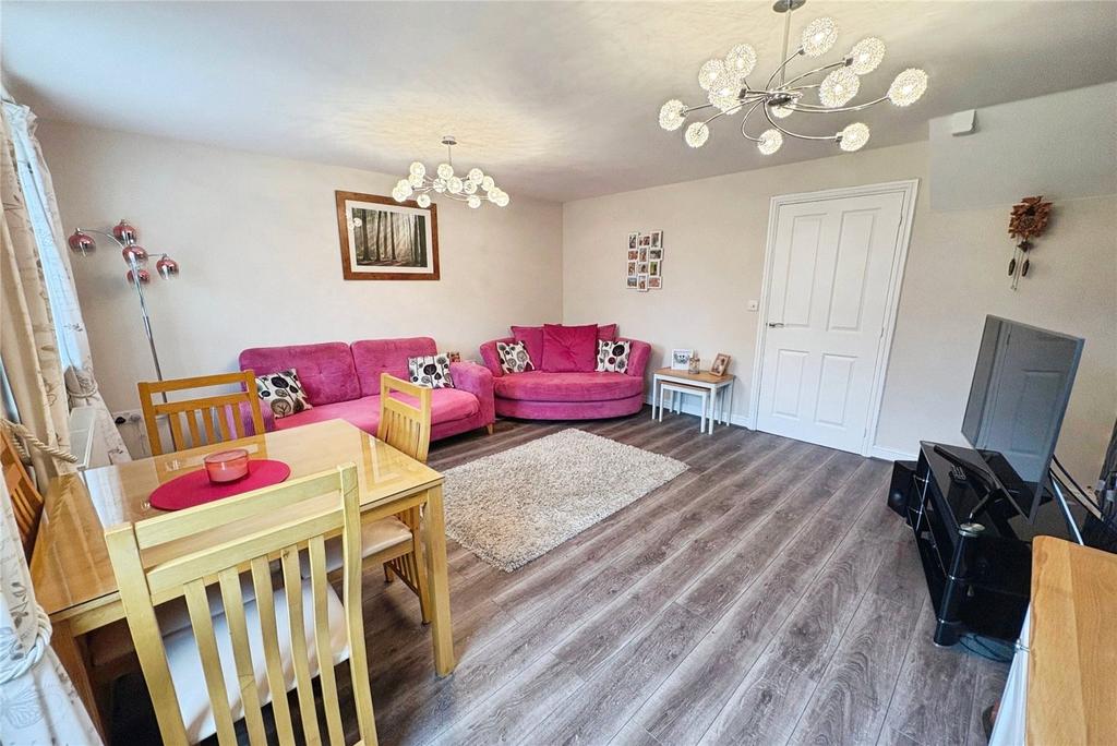 Lounge/Dining Room