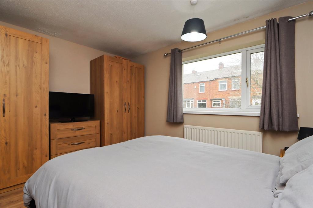Bedroom 1 Pic 2