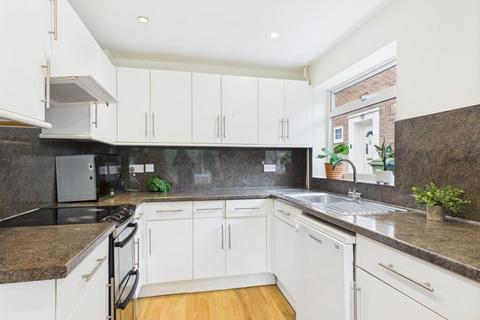 6 bedroom detached house to rent, Braithwait Close, NORWICH