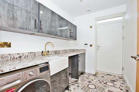undefined, Watts Quarry Lane, Somerton