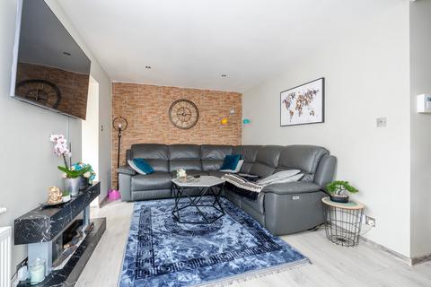 3 bedroom end of terrace house for sale, Sturdee Avenue, Great Yarmouth