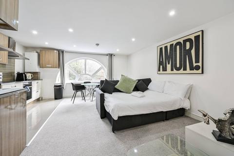 1 bedroom flat to rent, Middleton Drive, Rotherhithe, London, SE16