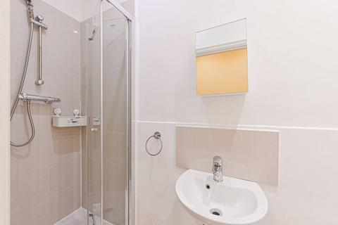 2 bedroom flat to rent, Queens Gate, South Kensington, London, SW7