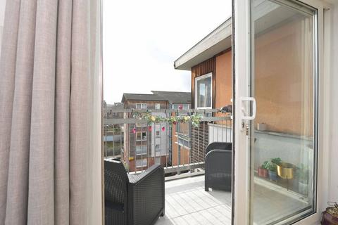 undefined, 9/15 Albion Gardens, Edinburgh, EH7 5NP