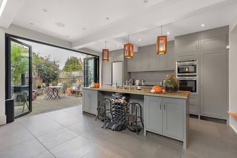 Bovingdon Road, Fulham, London, SW6