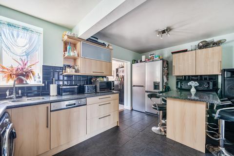 undefined, Headley Road, Woodley, Reading