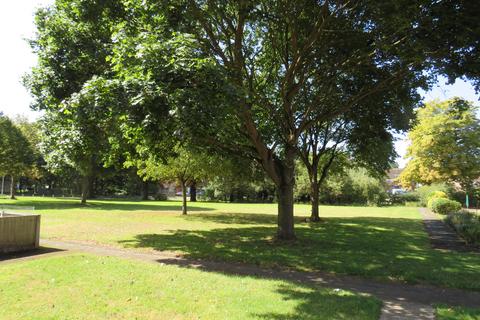 Studio to rent, Weston Way, NEWMARKET