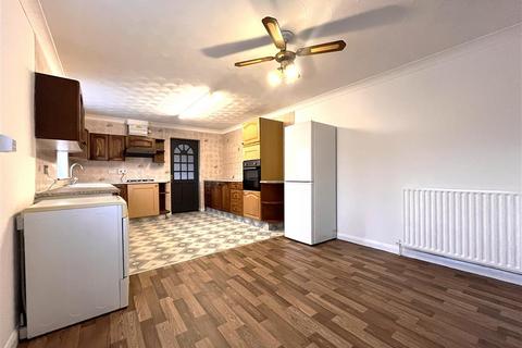 3 bedroom bungalow to rent, Elm Low Road, Wisbech