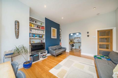 2 bedroom flat for sale, Thornton Avenue, London SW2