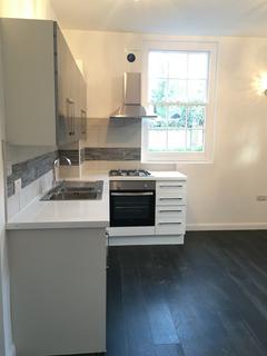 1 bedroom flat to rent, Ravenscourt, Fishponds Rd, Keston, BR2