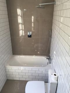 1 bedroom flat to rent, Ravenscourt, Fishponds Rd, Keston, BR2