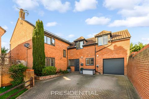 undefined, The Lindens, Loughton IG10