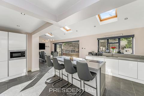 undefined, The Lindens, Loughton IG10