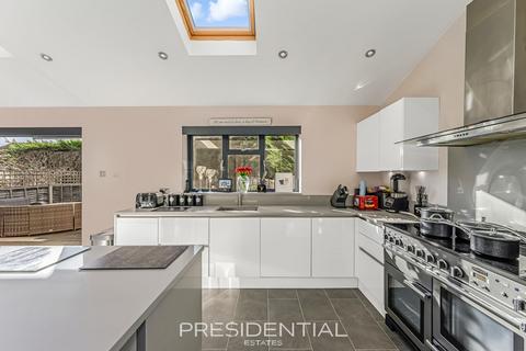 undefined, The Lindens, Loughton IG10