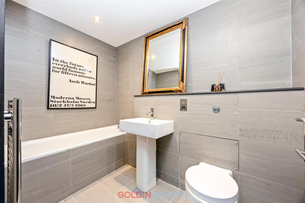 En Suite Bathroom