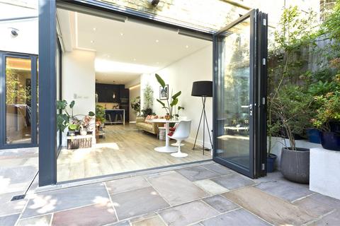 2 bedroom flat to rent, Bolingbroke Road, London, W14