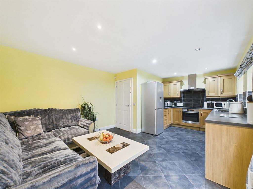 Kitchen/Dining Area