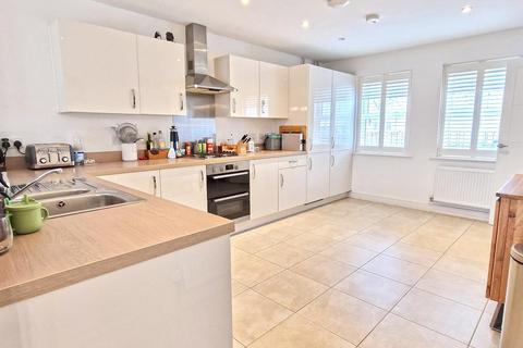 4 bedroom semi-detached house for sale, Pioneer Way, Bicester