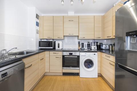 2 bedroom flat to rent, Collington Street London SE10