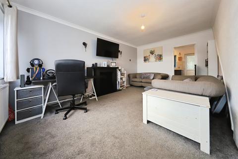 3 bedroom semi-detached house for sale, Mallory Drive, Kidderminster