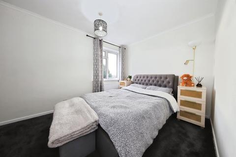 3 bedroom semi-detached house for sale, Mallory Drive, Kidderminster
