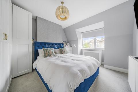 3 bedroom flat to rent, Chiswick Lane, Chiswick, London, W4